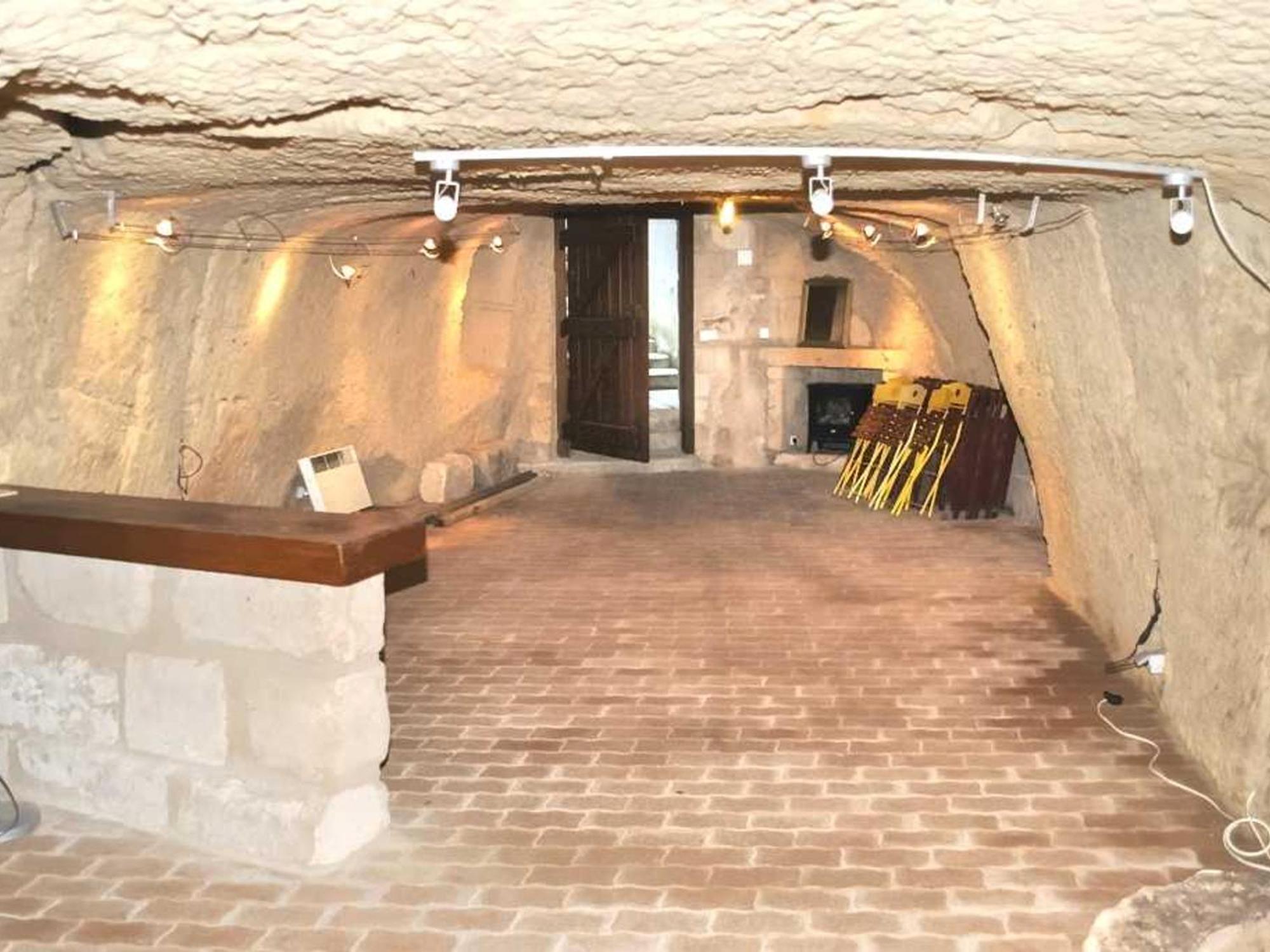 Location Unique En Ville, 3 Niveaux Avec Cave Voutee Et Troglodytique, Charme Et Authenticite En Touraine - Fr-1-381-162 โลช ภายนอก รูปภาพ